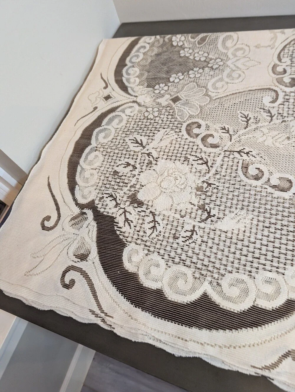 Vintage Sheer Brown Decorative Lace Tablecloth Boho Cottagecore Size 106